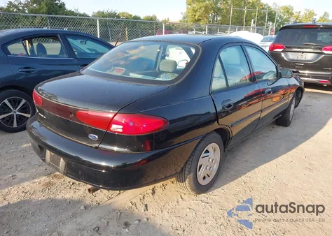 1999 Ford Escort Se z USA, uszkodzony, nr VIN 1FAFP13P8XW199090